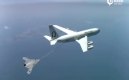 X-47B首次空中加油异常精确