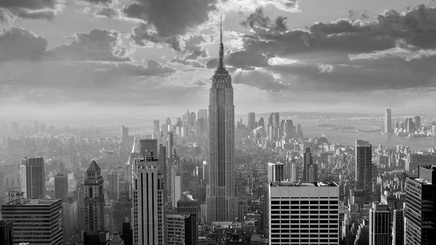 The Empire State building and the Manhattan skyline, New York