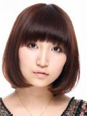 许玮宁领衔示范7款童花头 弧线型的斜刘海_新浪女性_新浪网