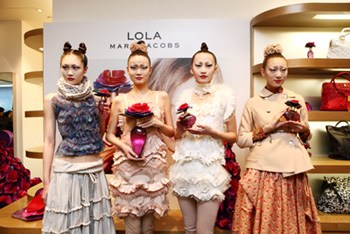 Marc Jacobs lolaˮ