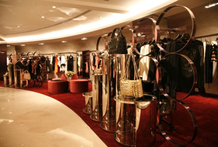 雅莹 打造中国女装品牌最高端消费场所