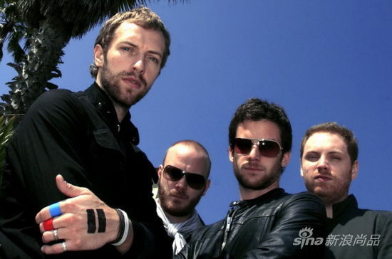 Coldplay是当今英国乐队中商业上最成功的一支，唱片销量不但高过Radiohead、Muse这些受乐评追捧的摇滚乐队，而且高过师奶最爱的流行男子演唱组Take That