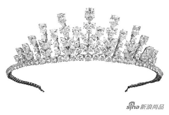 王妃当时佩戴的王冠