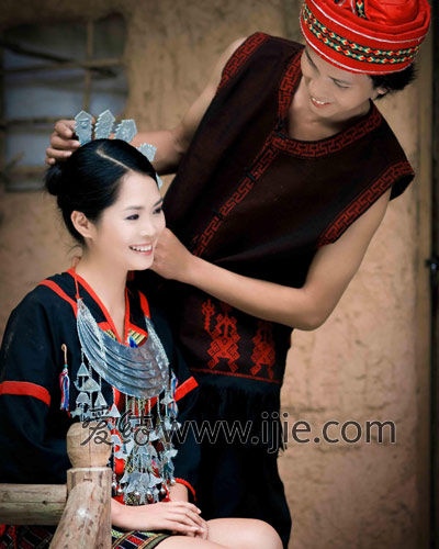 悉数婚姻文化 观礼少数民族婚礼美食