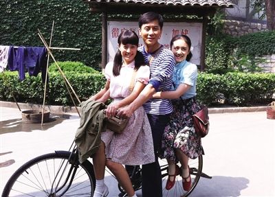 《风和日丽》中一起扮嫩，马伊琍(左)说，并不担心年龄问题。