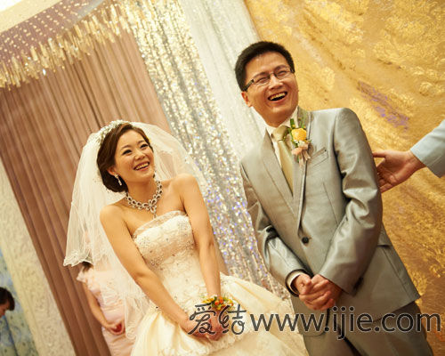 ��������������ɵ��ػ�ѡ����ͬ����ɫ��