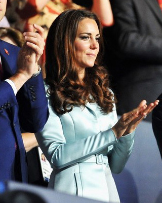 凯特王妃淡蓝色丝绸拼接款礼裙