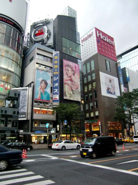 日本东京银座街景