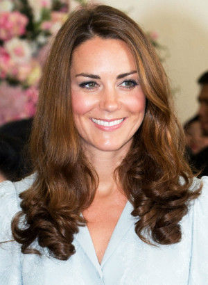 ء׵¶(Kate Middleton)ڿء׵¶ٳΪŹ˿ɪպ󣬹ڿʼԴܷΪӢµλ̳ˡء׵¶һڴ(Prince William)ӭǵĵһӣǰسסҽԺΪԤһϲµĸ־滭˾㡪Ϊȫṩ2013ڴġ