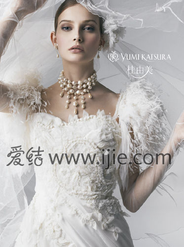 永恒婚纱礼服_...en 2018婚纱礼服 永恒优雅魅力(3)