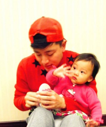 李小璐女儿近照塌鼻梁 李小璐再现整容疑云|李