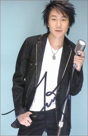 看看男明星用什么护肤品(组图)(9)