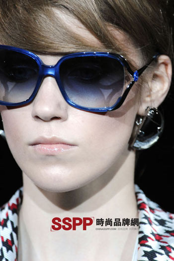 ���ͼƬ������һҳ