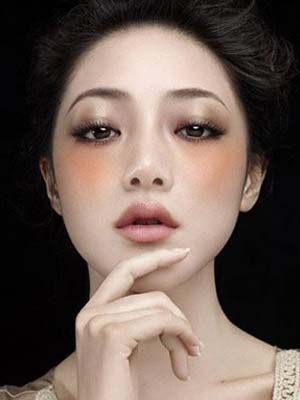 绿色饰底乳中和不良泛红