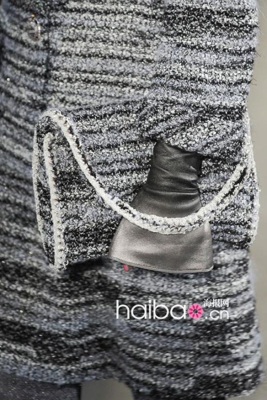 　　<b>香奈儿 (Chanel) 2012秋冬高级定制系列秀场上的包包细节图</b>