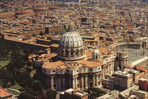 梵蒂冈座落在意大利首都罗马城西北角的一座山丘上,是一个典型的城中