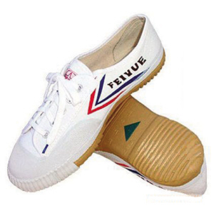 在上世纪70年代,回力鞋几乎就是运动休闲鞋的
