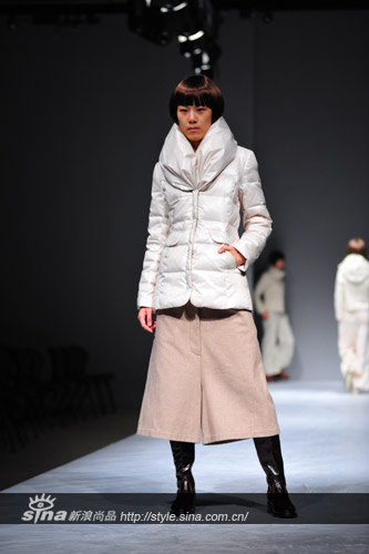 播牌女装2009AW 在灰色情绪中放飞心情(图