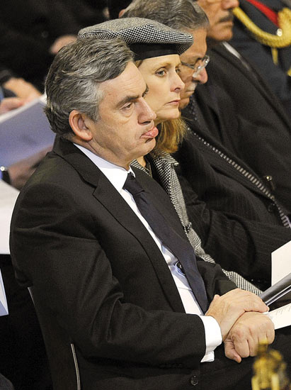 布朗视网膜穿孔或成盲首相(图)_新浪女性_新