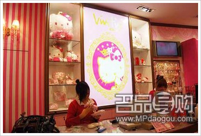 上海Hello Kitty限量版饰品店VIVITIX
