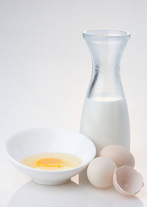 蛋黄中含有丰富的维生素D