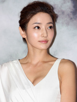 性感芭比韩彩英