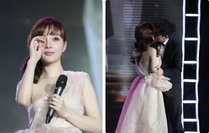 求婚现场李小璐激动流泪