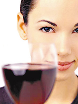 值得警惕的十大致命的饮食恶习(配图) 食用酒精过量摄入