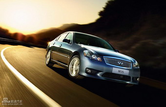 INFINITI M