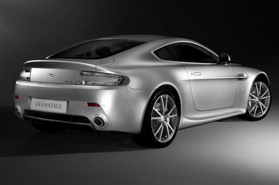 ͼΪ2010˹ V8 Vantage