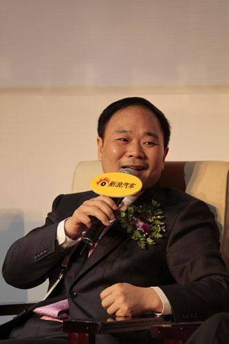 吉利控股集团有限公司董事长李书福参加新浪汽车主办全球汽车领袖峰会论坛 吉利控股集团有限公司董事长李书福参加新浪汽车主办全球汽车领袖峰会论坛