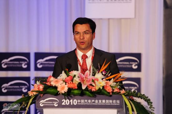 标致雪铁龙集团副总裁兼亚洲区总裁雷古瓦 标致雪铁龙集团副总裁兼亚洲区总裁雷古瓦