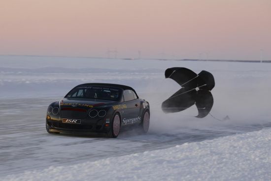 宾利创造冰面行驶速度记录