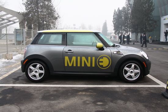 MINI E实路测试交车仪式在北京启动