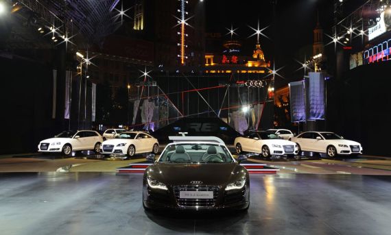 奥迪超级跑车R8 Spyder炫目亮相