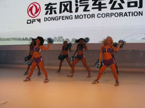 北京车展NBA 黄蜂队 美女啦啦队助阵风神