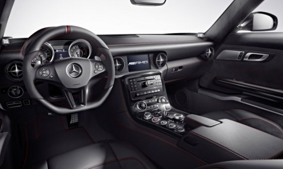 2013款奔驰SLS AMG GT将推出Coupe和敞篷版两种车身类型