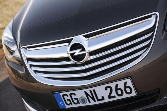 Opel Insignia Facelift 09