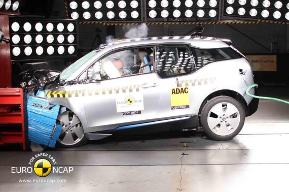 BMW i3 EuroNCAP 01