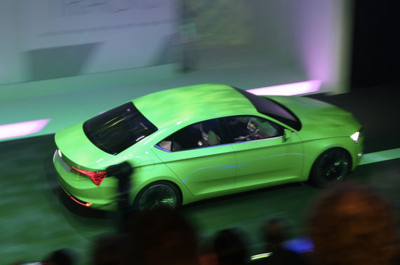 Skoda VisionC Concept Live 06