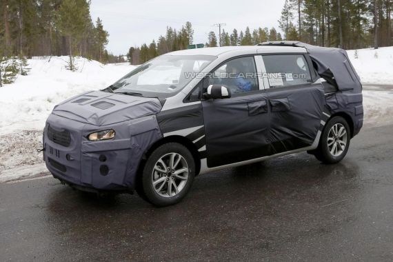 2015 Kia Sedona spy photo _03