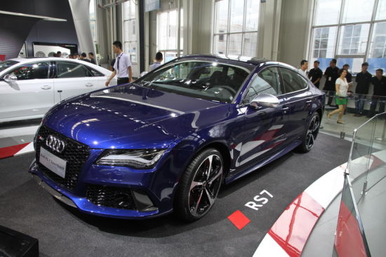 4,°ÂµÏRS 7 SportbackÒÔ560ÂíÁ¦µÄÇ¿º·¶¯Á¦¡¢3.9ÃëµÄÁãµ½°Ù¹«Àï¼ÓËÙÐÔÄÜ£¬³ÉΪ±¾½ì³¤´º³µÕ¹µÄÃ÷ÐdzµÐÍ 4,°ÂµÏRS 7 SportbackÒÔ560ÂíÁ¦µÄÇ¿º·¶¯Á¦¡¢3.9ÃëµÄÁãµ½°Ù¹«Àï¼ÓËÙÐÔÄÜ£¬³ÉΪ±¾½ì³¤´º³µÕ¹µÄÃ÷ÐdzµÐÍ