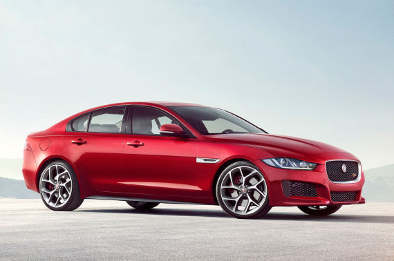 Jaguar XE 04