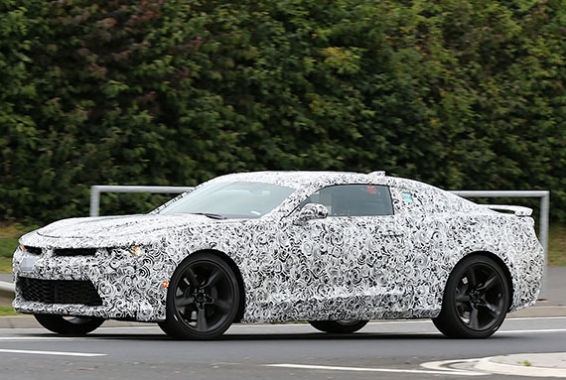 2016-chevrolet-camaro-sheds-some-camouflage-looks-exactly-like-bumblebee-photo-gallery_3