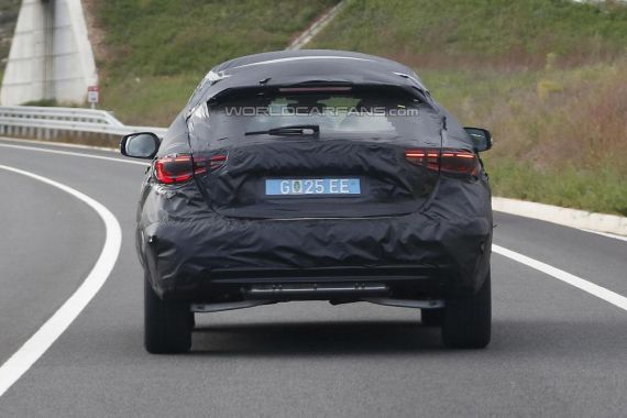 Infiniti QX30 Spy 08