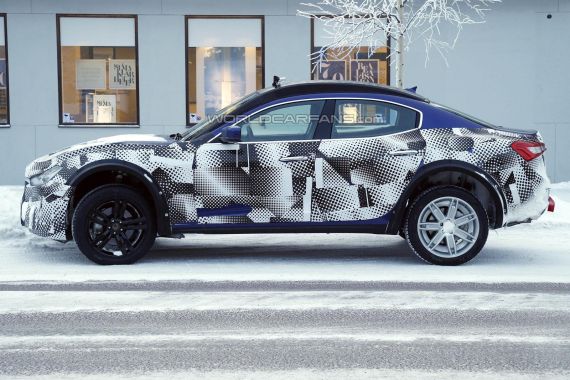 Maserati Levante Mule spy 05