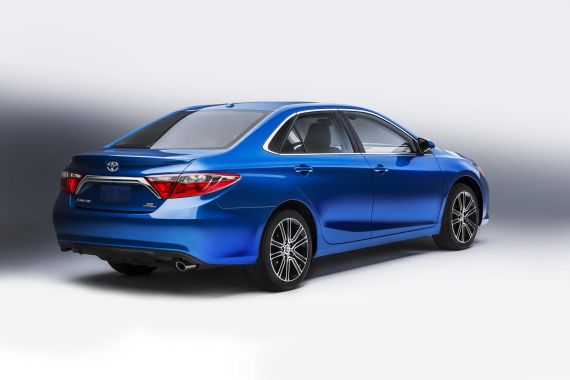 2015 Toyota Camry special edition _02