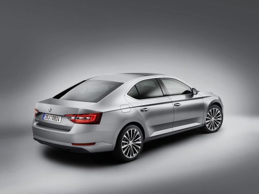 Skoda Superb 02