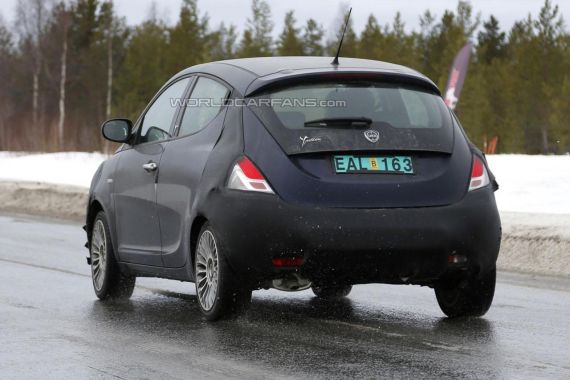 Lancia Ypsilon facelift spy 05