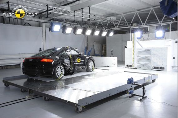 Audi TT EuroNCAP 06